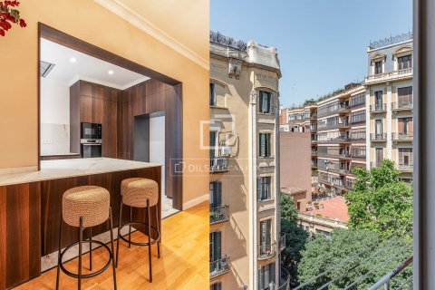 Apartamento de 4 dormitorios en venta en Barcelona, Cataluña, Spain № 8747 - foto 4