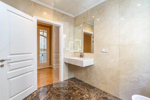 Apartamento de 4 dormitorios en venta en Barcelona, Cataluña, Spain № 8747 - foto 21