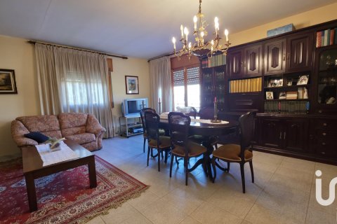Купить дом в Ллейда, Испания с 5 спален, 522м², № 4947 - фото 3