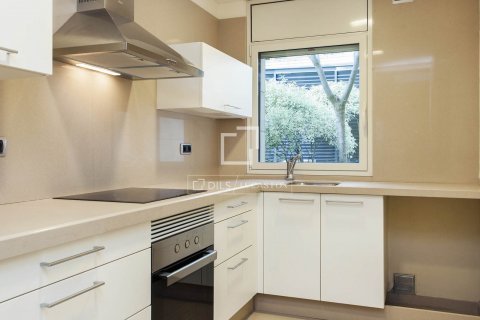 Купить виллу в Барселона, Испания с 6 спален, 669м², № 8900 - фото 11