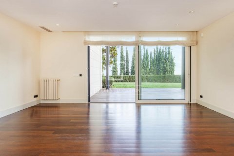 Купить виллу в Барселона, Испания с 6 спален, 669м², № 8900 - фото 19