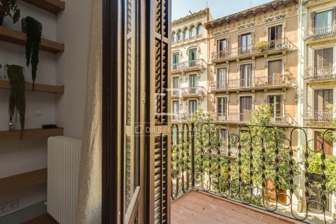3 chambres apartment à vendre à Barcelona, Catalonia, Spain № 8895 - photo 4