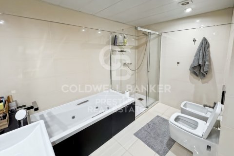 Apartamento de 3 dormitorios en venta en Barcelona, Cataluña, Spain № 5717 - foto 18