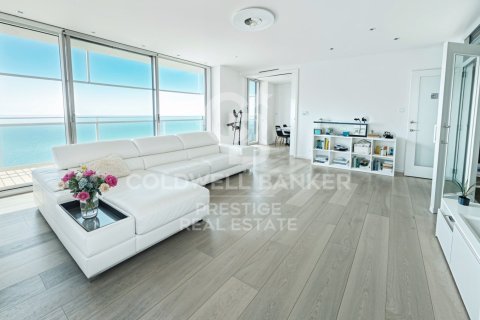 Apartamento de 3 dormitorios en venta en Barcelona, Cataluña, Spain № 5717 - foto 3