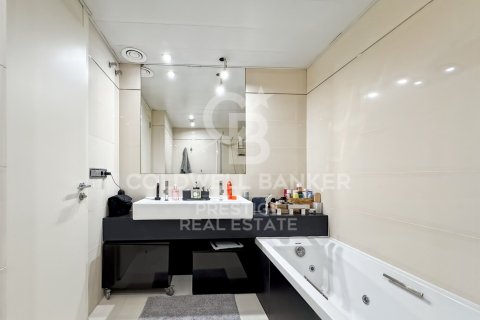 Apartamento de 3 dormitorios en venta en Barcelona, Cataluña, Spain № 5717 - foto 17