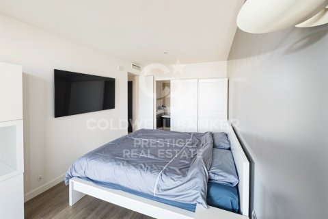 Apartamento de 3 dormitorios en venta en Barcelona, Cataluña, Spain № 5717 - foto 11