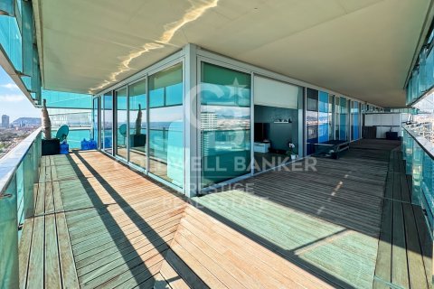 Apartamento de 3 dormitorios en venta en Barcelona, Cataluña, Spain № 5717 - foto 24