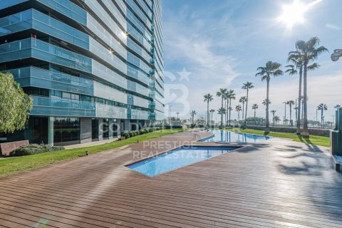 Apartamento de 3 dormitorios en venta en Barcelona, Cataluña, Spain № 5717 - foto 26