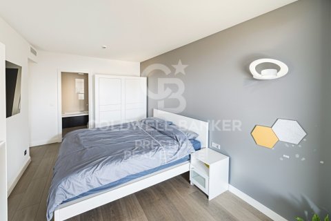 Apartamento de 3 dormitorios en venta en Barcelona, Cataluña, Spain № 5717 - foto 10