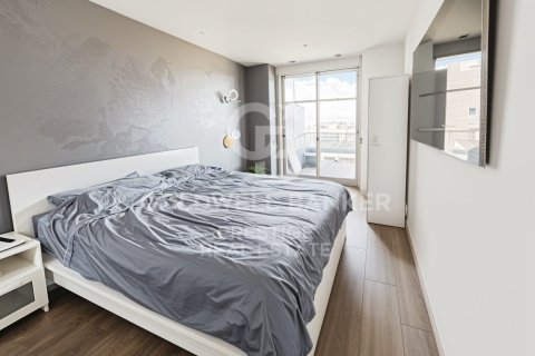 Apartamento de 3 dormitorios en venta en Barcelona, Cataluña, Spain № 5717 - foto 9