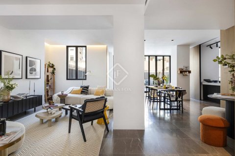 2 bedrooms apartment for sale in Barcelona, Catalonia, Spain № 8566 - photo 2