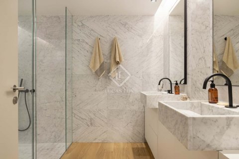 2 bedrooms apartment for sale in Barcelona, Catalonia, Spain № 8566 - photo 13