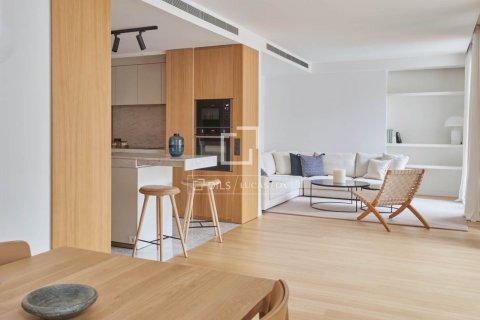 2 bedrooms apartment for sale in Barcelona, Catalonia, Spain № 8566 - photo 11