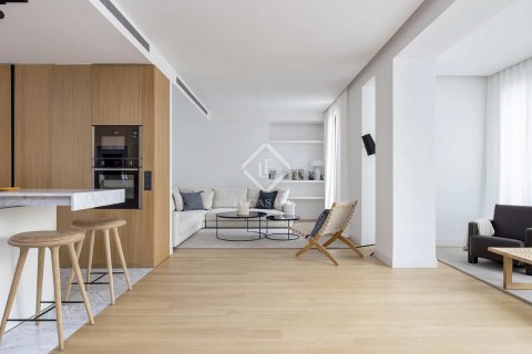 2 bedrooms apartment for sale in Barcelona, Catalonia, Spain № 8566 - photo 5