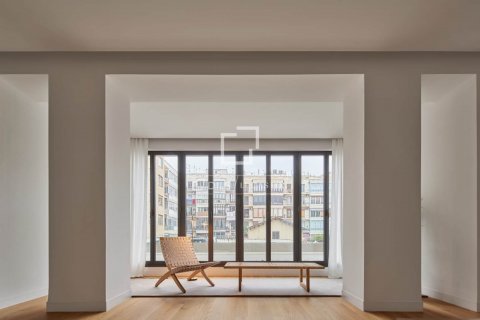 2 bedrooms apartment for sale in Barcelona, Catalonia, Spain № 8566 - photo 7