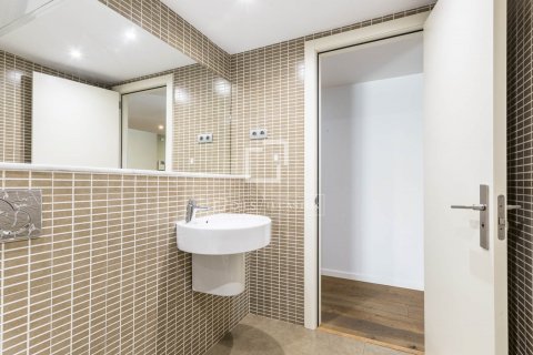 3 bedrooms apartment for sale in Barcelona, Catalonia, Spain № 8568 - photo 23