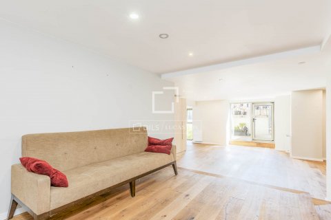 3 bedrooms apartment for sale in Barcelona, Catalonia, Spain № 8568 - photo 2