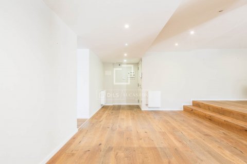 3 bedrooms apartment for sale in Barcelona, Catalonia, Spain № 8568 - photo 7