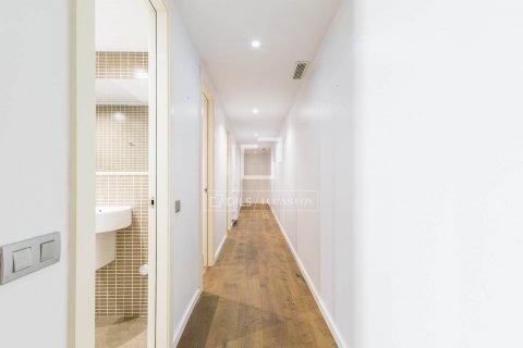 3 bedrooms apartment for sale in Barcelona, Catalonia, Spain № 8568 - photo 20