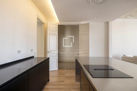 Купить квартиру в Барселона, Испания с 3 спальни, 183м², № 8569 - фото 19