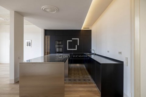 Купить квартиру в Барселона, Испания с 3 спальни, 183м², № 8569 - фото 18