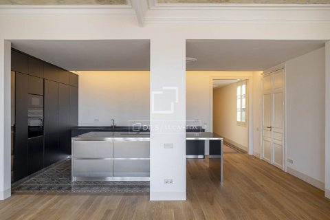 Купить квартиру в Барселона, Испания с 3 спальни, 183м², № 8569 - фото 4