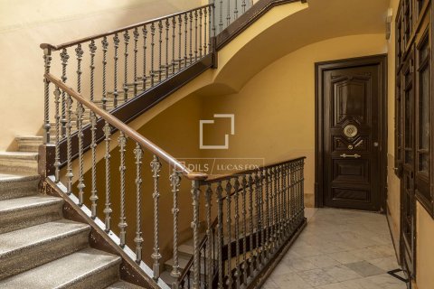 Купить квартиру в Барселона, Испания с 3 спальни, 183м², № 8569 - фото 29