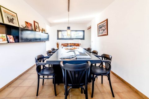 Finca de 4 dormitorios en venta en Sitges, Barcelona, Cataluña, Spain № 8572 - foto 9