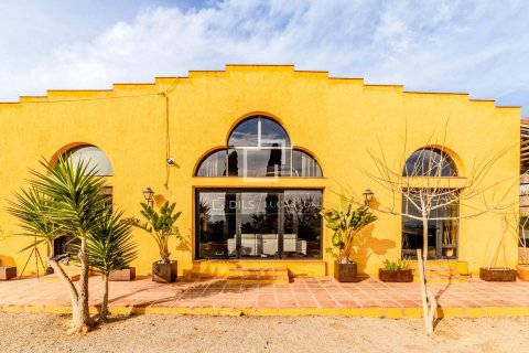 Finca de 4 dormitorios en venta en Sitges, Barcelona, Cataluña, Spain № 8572 - foto 14
