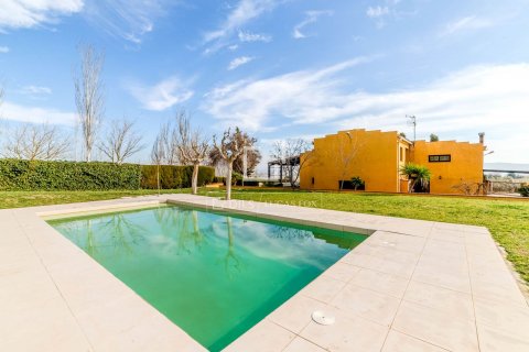 Finca de 4 dormitorios en venta en Sitges, Barcelona, Cataluña, Spain № 8572 - foto 2