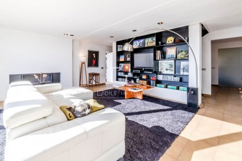 Finca de 4 dormitorios en venta en Sitges, Barcelona, Cataluña, Spain № 8572 - foto 7