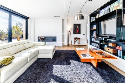 Finca de 4 dormitorios en venta en Sitges, Barcelona, Cataluña, Spain № 8572 - foto 6