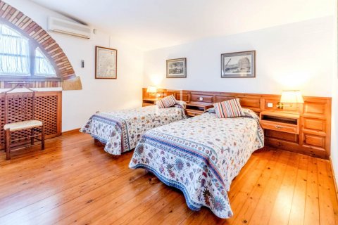 7 bedrooms finca for sale in Sitges, Barcelona, Catalonia, Spain № 8567 - photo 25