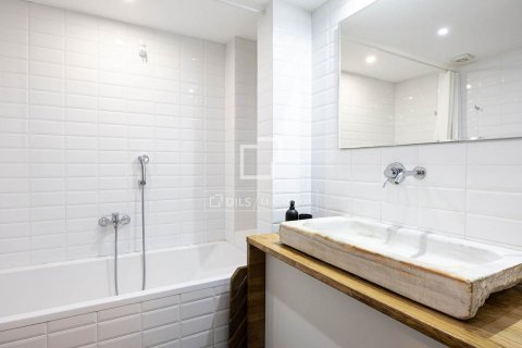 Apartamento de 2 dormitorios en venta en Barcelona, Cataluña, Spain № 8571 - foto 14