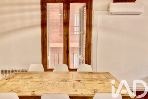 Apartamento de 4 dormitorios en venta en Barcelona, Cataluña, Spain № 4743 - foto 6