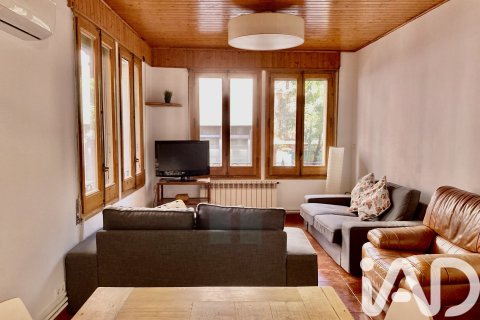 Apartamento de 4 dormitorios en venta en Barcelona, Cataluña, Spain № 4743 - foto 4