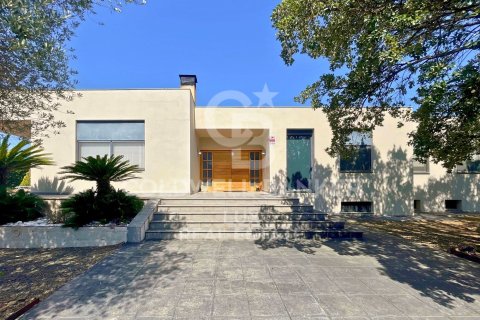 Сasa de 6 dormitorios en venta en Peralada, Gerona, Cataluña, Spain № 5995