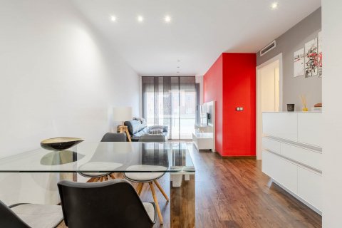 Купить квартиру в Сан-Жуст-Десверн, Испания с 2 спальни, 88м², № 9015 - фото 7