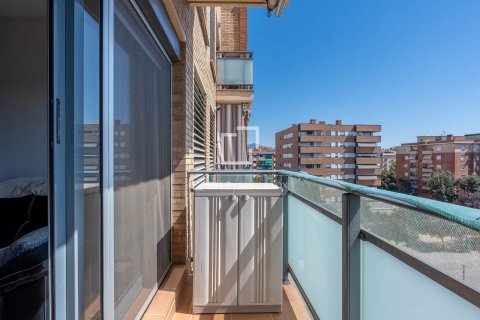 Купить квартиру в Сан-Жуст-Десверн, Испания с 2 спальни, 88м², № 9015 - фото 2