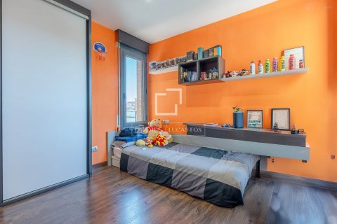 Купить квартиру в Сан-Жуст-Десверн, Испания с 2 спальни, 88м², № 9015 - фото 28