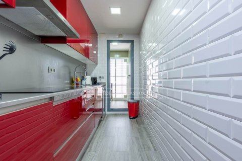 Купить квартиру в Сан-Жуст-Десверн, Испания с 2 спальни, 88м², № 9015 - фото 12
