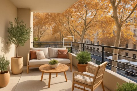 Apartamento de 3 dormitorios en venta en Vilanova i la Geltrú, Barcelona, Cataluña, Spain № 4081 - foto 2