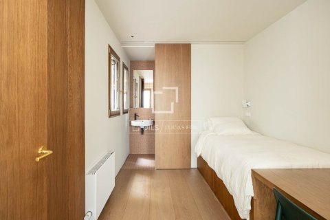 Купить квартиру в Барселона, Испания с 3 спальни, 142м², № 4079 - фото 10