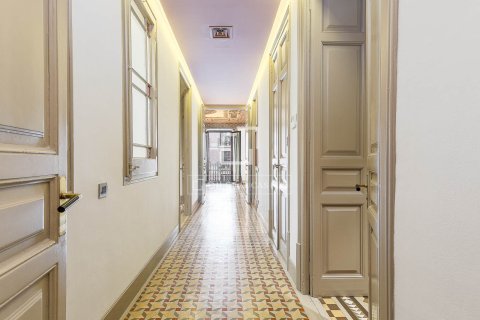 3 bedrooms apartment for sale in Barcelona, Catalonia, Spain № 4076 - photo 22