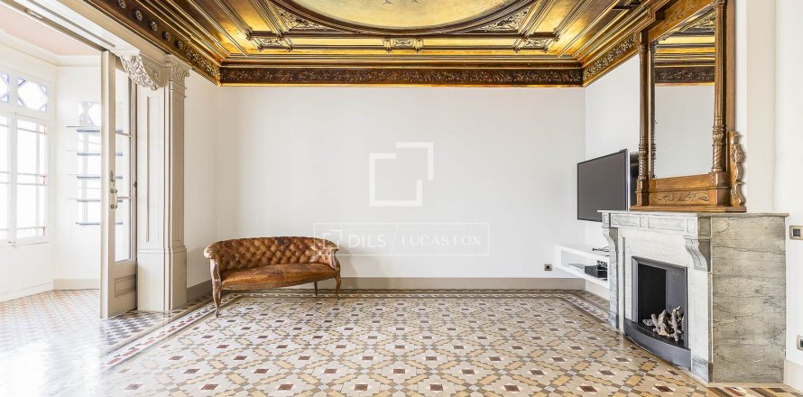 3 bedrooms apartment for sale in Barcelona, Catalonia, Spain № 4076