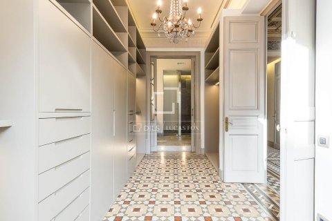 3 bedrooms apartment for sale in Barcelona, Catalonia, Spain № 4076 - photo 30