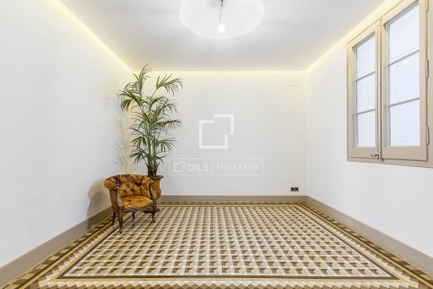 3 bedrooms apartment for sale in Barcelona, Catalonia, Spain № 4076 - photo 12
