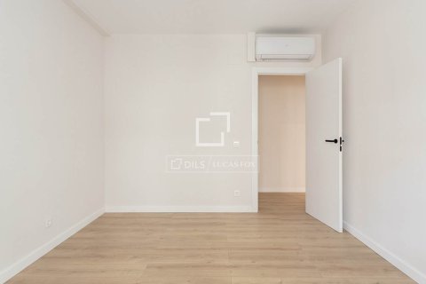 4 bedrooms apartment for sale in Barcelona, Catalonia, Spain № 3985 - photo 22