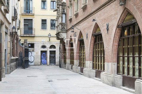 Apartamento de 3 dormitorios en venta en Barcelona, Cataluña, Spain № 3989 - foto 29