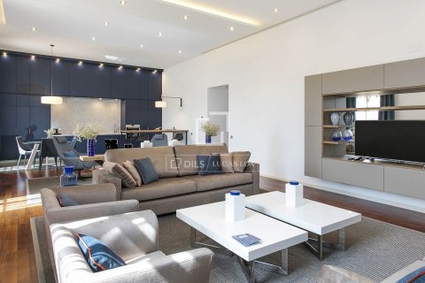 Apartamento de 3 dormitorios en venta en Barcelona, Cataluña, Spain № 3989 - foto 4